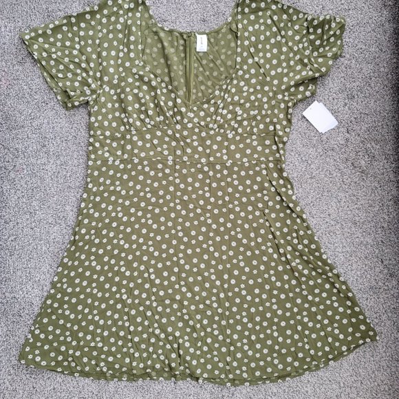 Nordstrom rack Abound Olive Green Vintaged Daisy Dress lightweight 1X - Picture 7 of 16